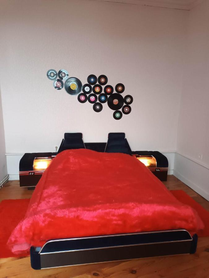Apartmán Vintage ,La Capsule Temporelle Wifi Draps Parking Publique Gratuit Thiers Exteriér fotografie