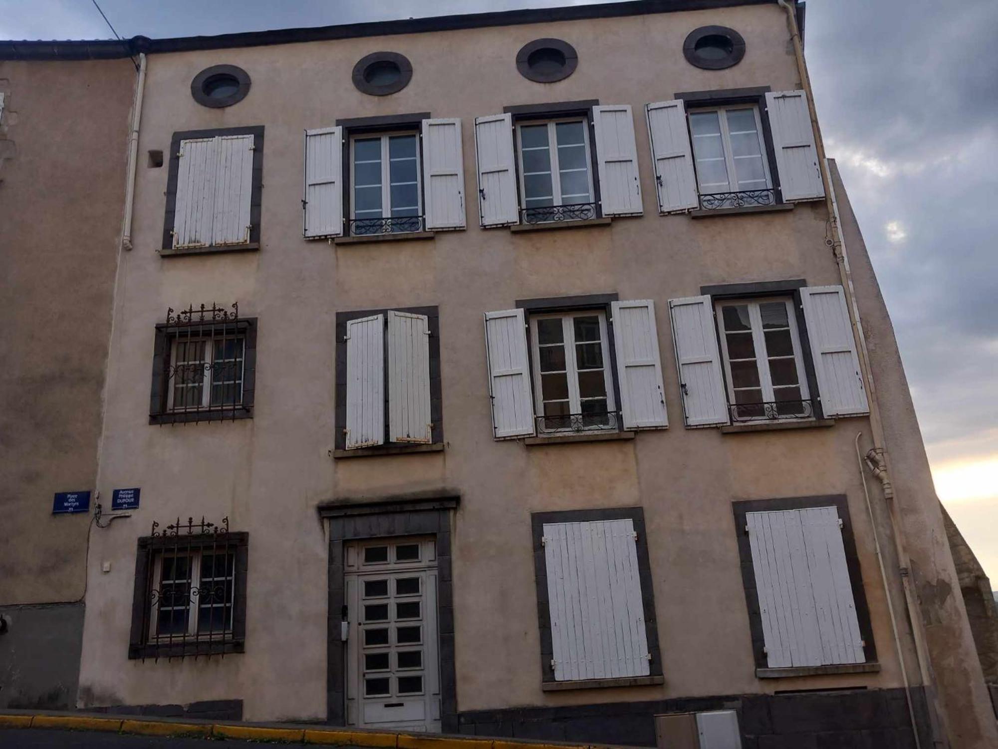 Apartmán Vintage ,La Capsule Temporelle Wifi Draps Parking Publique Gratuit Thiers Exteriér fotografie